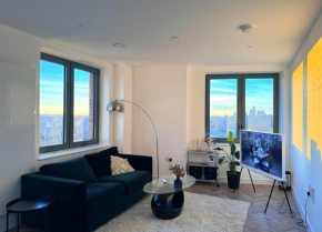 London City View Two Bedroom Entire Condo Enjoy River & City Views, Skyline Views London